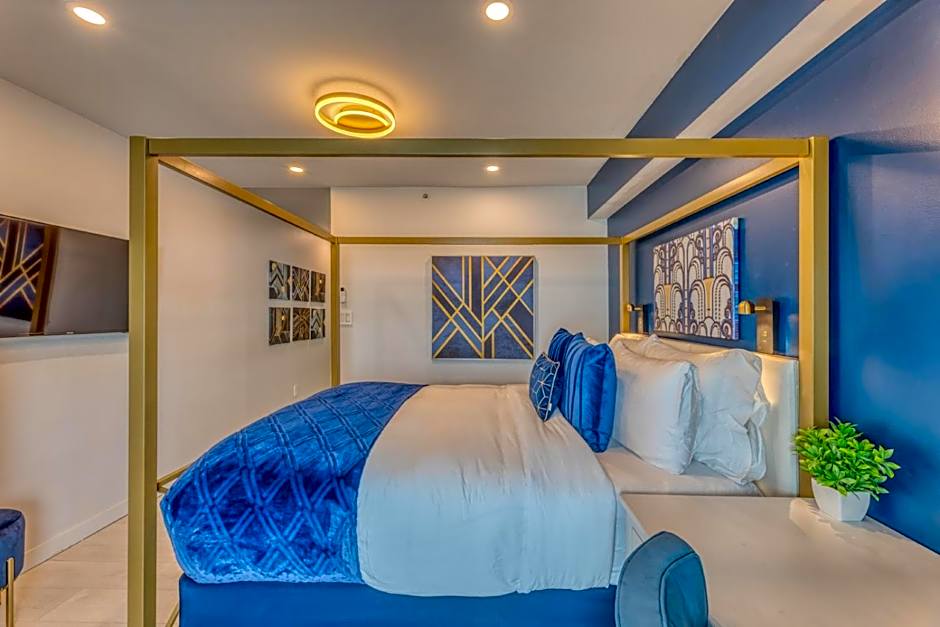 Art Deco Broadway Queen Room