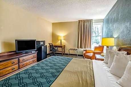Queen Room - Accessible/Nonsmoking