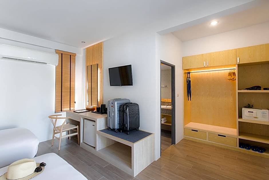 Kata Lucky Villa & Pool Access