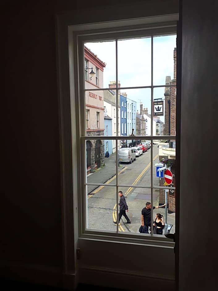 Ty Glyndwr Bunkhouse, Bar and cafe