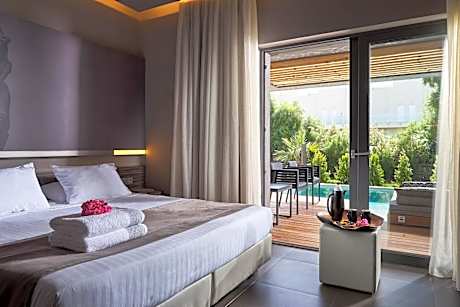 Pool Access Room