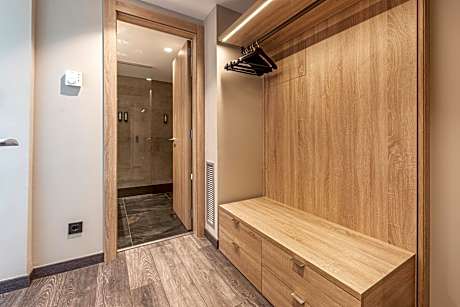 Double Room with City View and Window