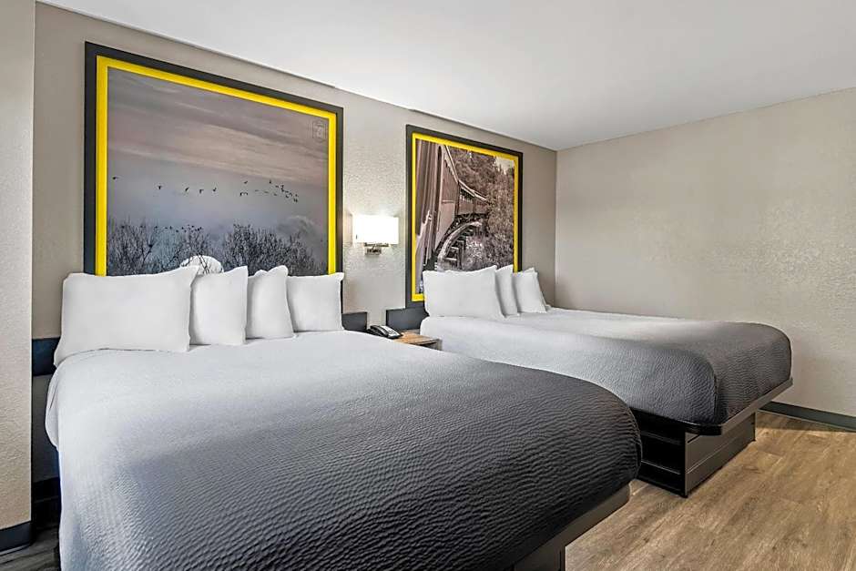 Super 8 by Wyndham Lewiston Auburn Area