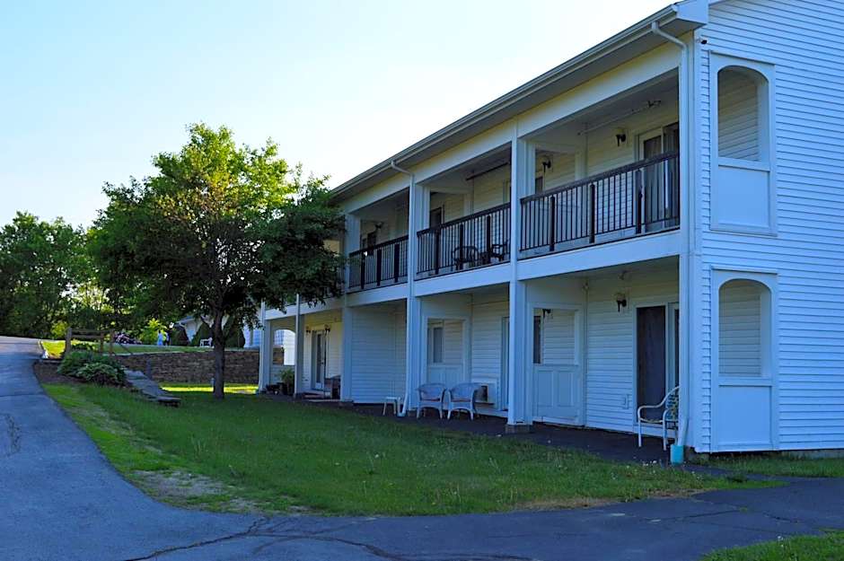 Hollow Inn and Motel