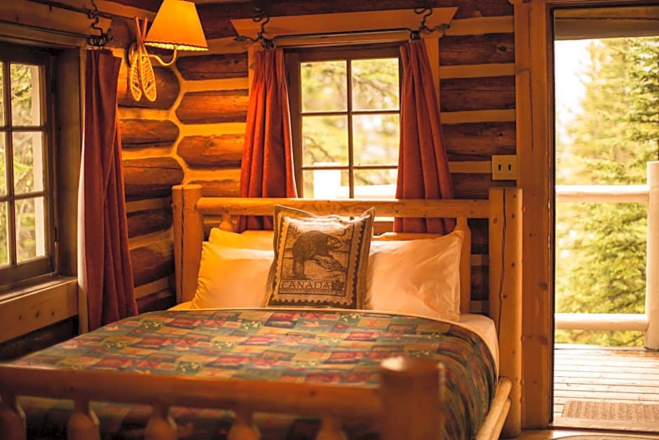 Storm Mountain Lodge & Cabins