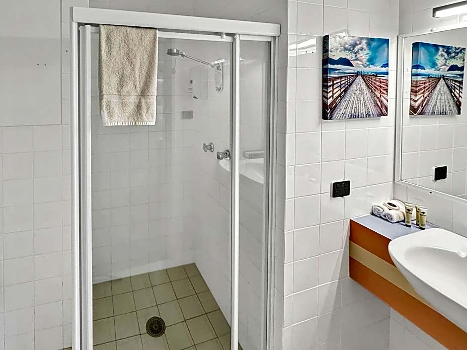 Golden Sands Motor Inn