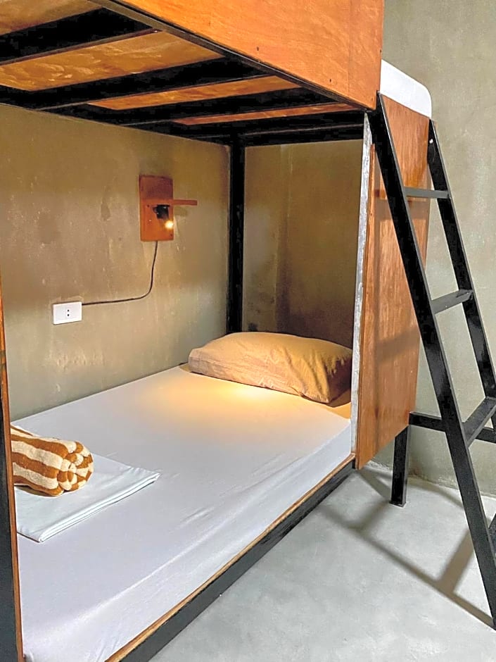 Laguno Bed And Breakfast Hostel