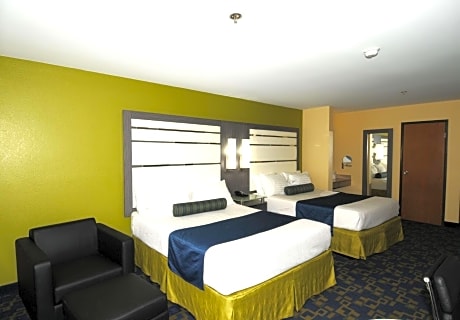 Queen Room with Two Queen Beds - Non-Smoking
