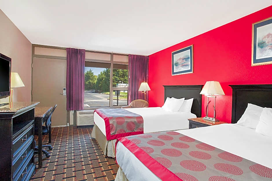 Ramada Hotel & Conference Center by Wyndham Edgewood