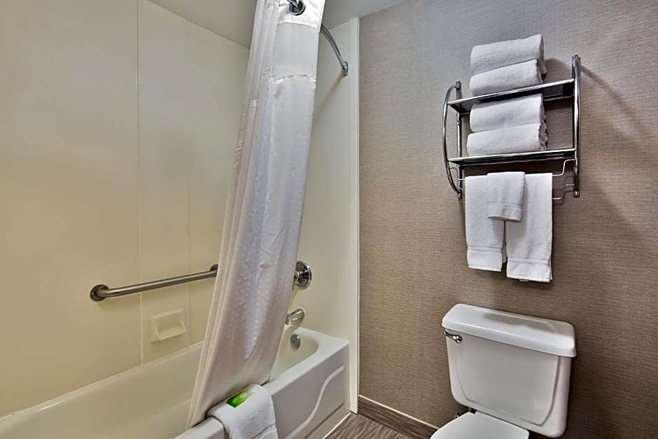 Holiday Inn Express Harrisburg NE By IHG
