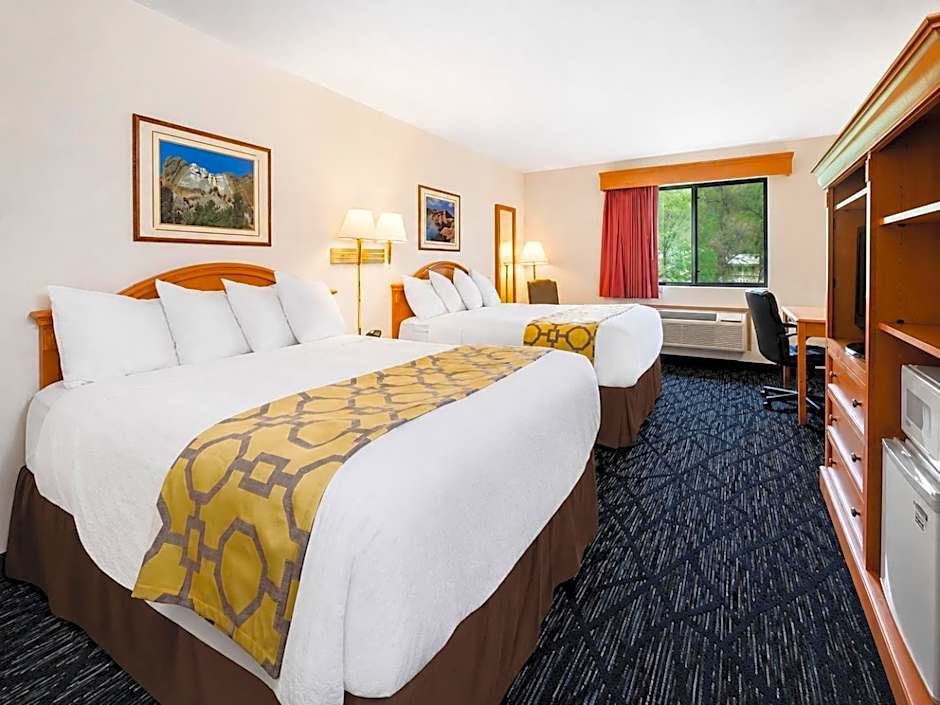 Baymont by Wyndham Hot Springs