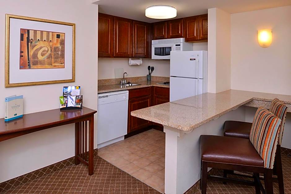 Staybridge Suites Indianapolis-Airport By IHG