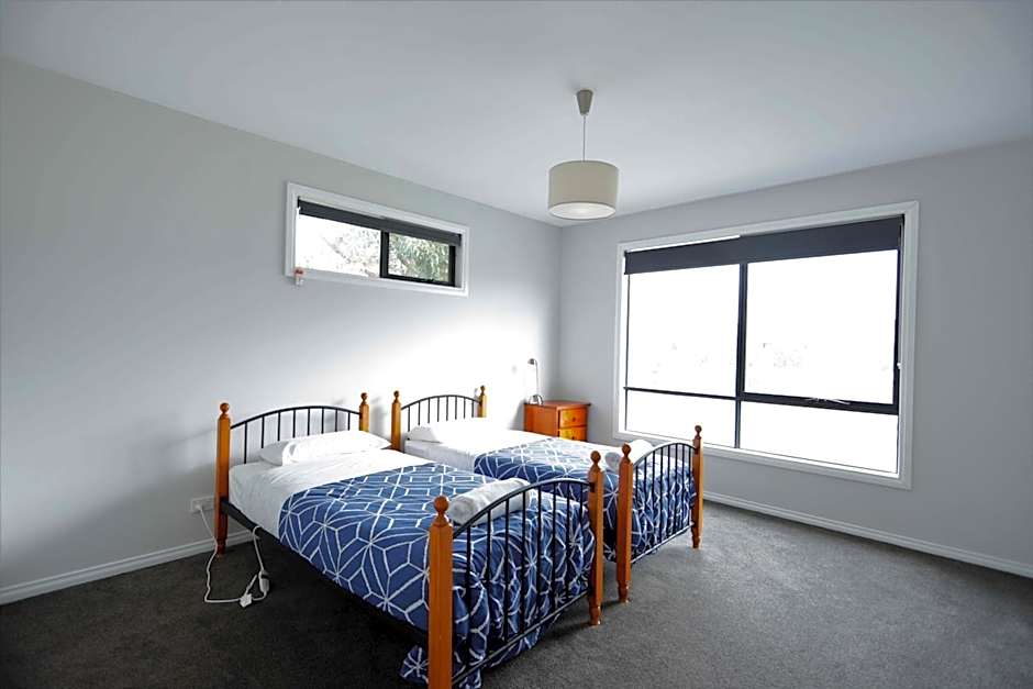 Apollo Bay Seal Apartments