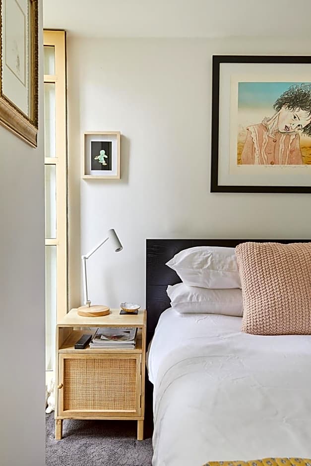 Deco Loft on Russell Street