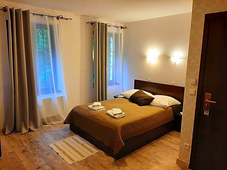 Dworek Złoty Róg Hotel i Restauracja