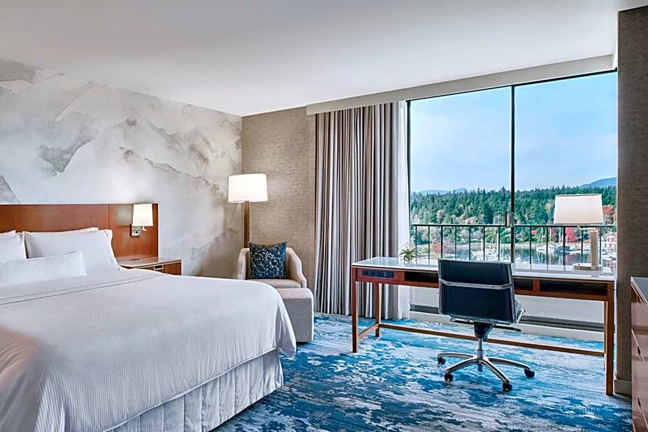 Photo 1 of 6 of Deluxe 1 King Bed Guestroom, Harbor and Mountain View