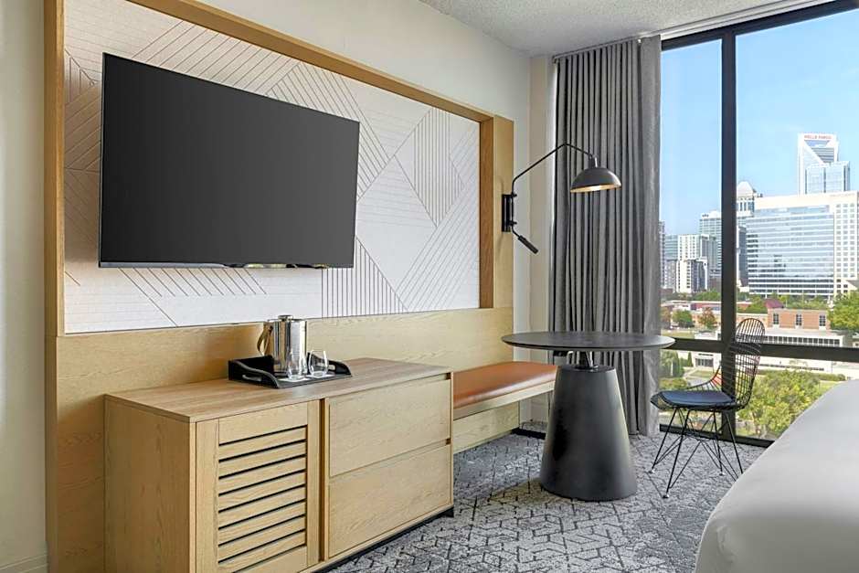 Sheraton Charlotte Hotel