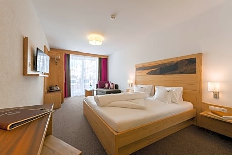  Superior Double Room with Balcony and Mountain View