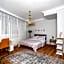 8 Rooms House