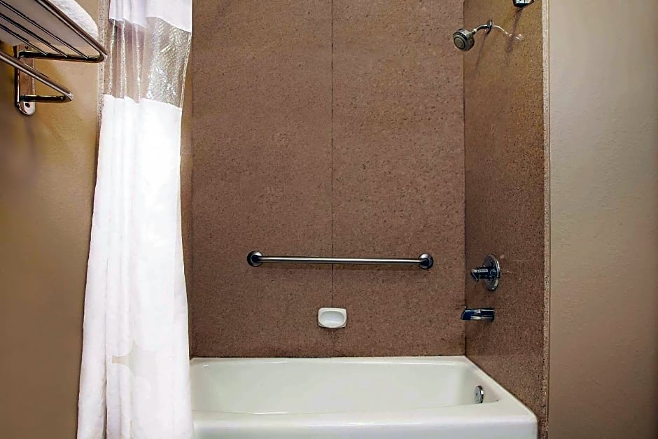 La Quinta by Wyndham Beaumont West