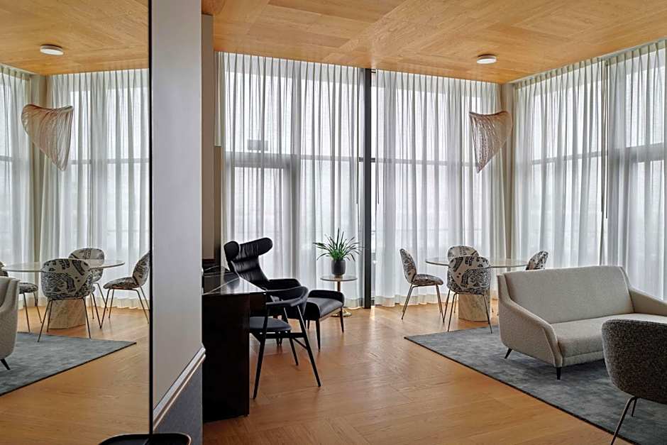 Iceland Parliament Hotel, Curio Collection by Hilton