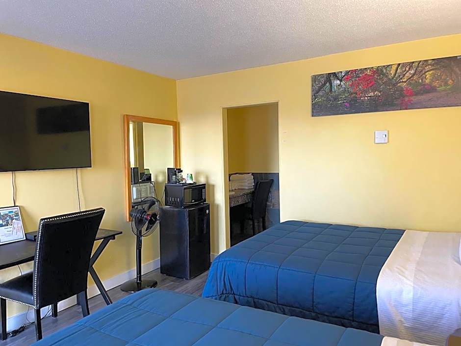 Port-O-Call Inn