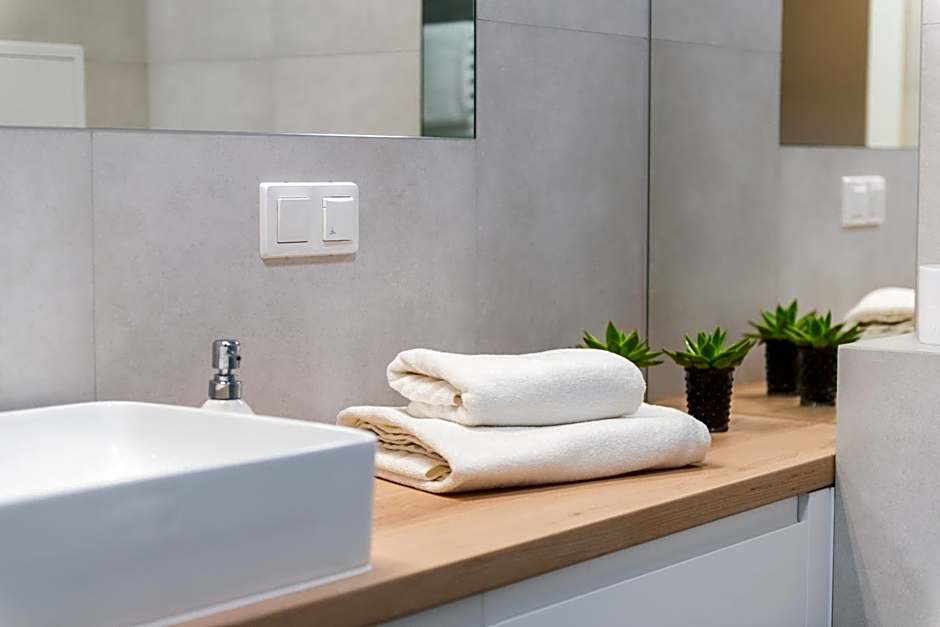 Q17 Apartments Rynek