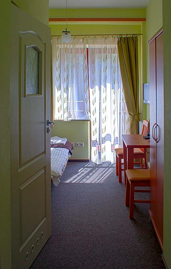 Ośrodek Szkoleniowo Wypoczynkowy ROŻNÓW