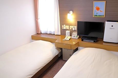 Standard Twin Room - Non-Smoking