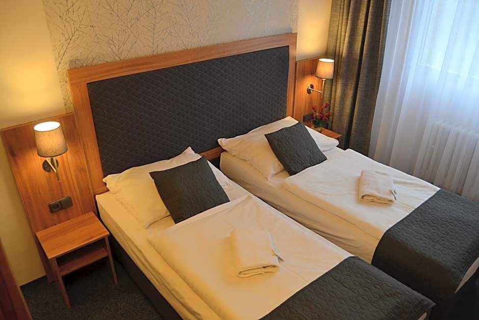 Hotel Bohemians
