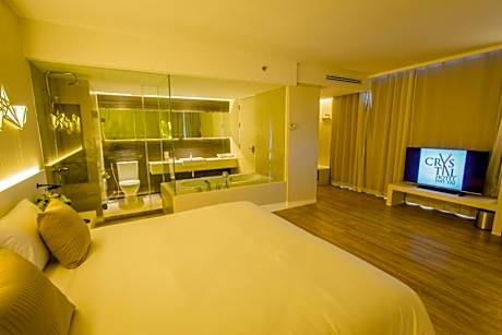 Honeymoon Suite