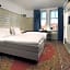 Lloyd Hotel