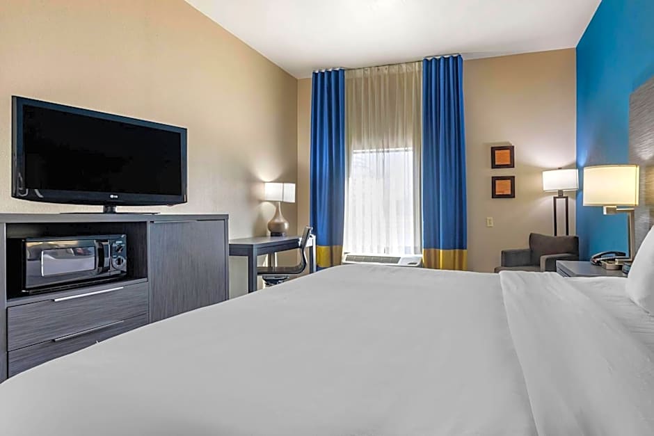 Comfort Inn & Suites Pauls Valley - City Lake