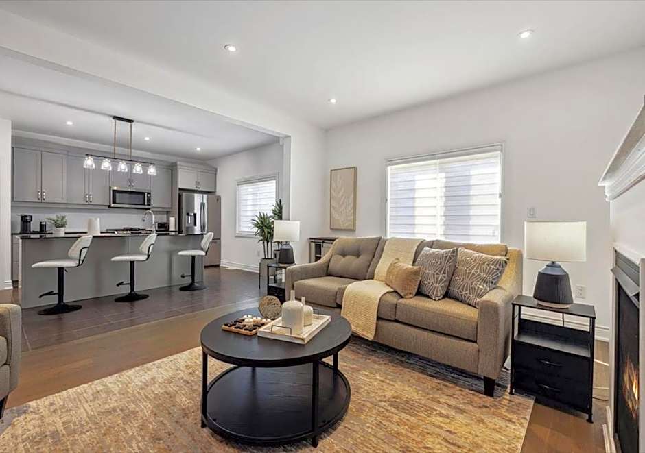 Luxurious and Beautiful, Barrie