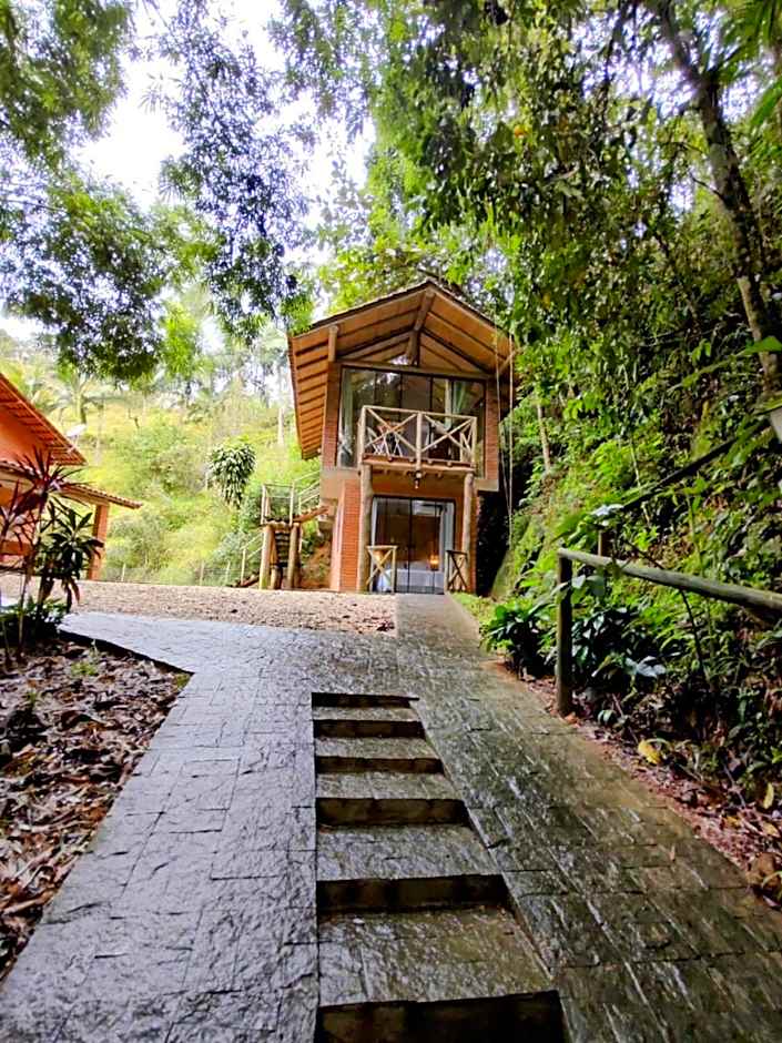 Suíte com Mezanino e Cachoeira no Quintal