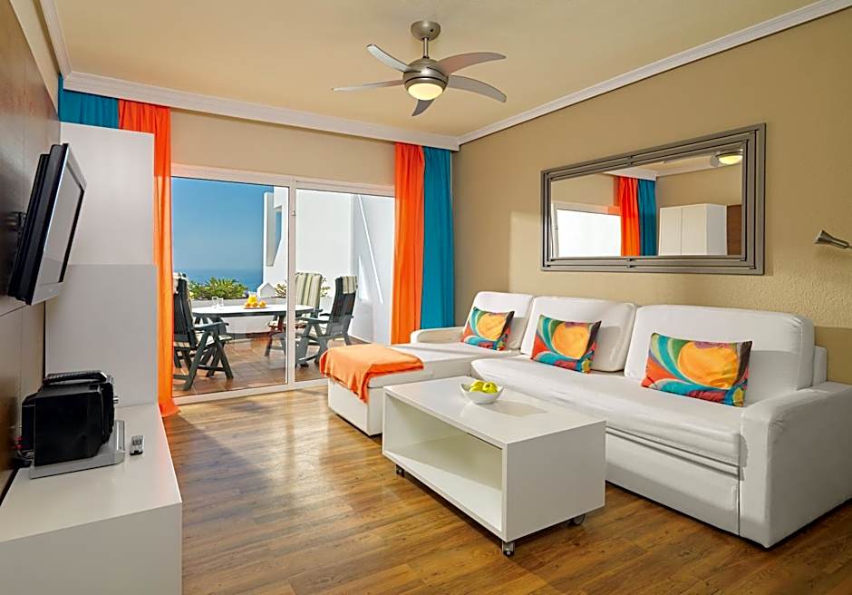 Regency Torviscas Apartments and Suites