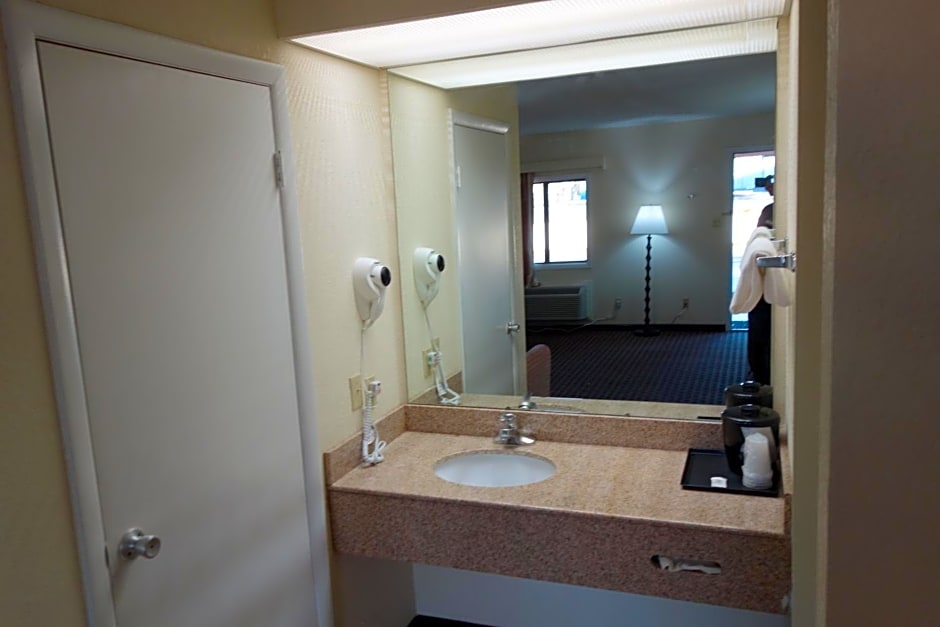 VIP Inn and Suites