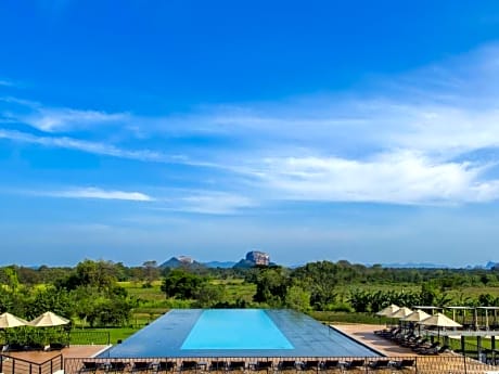 Aliya Resort And Spa