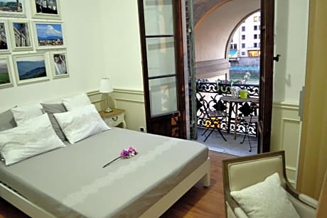 Superior Double Room with Balcony and River View
