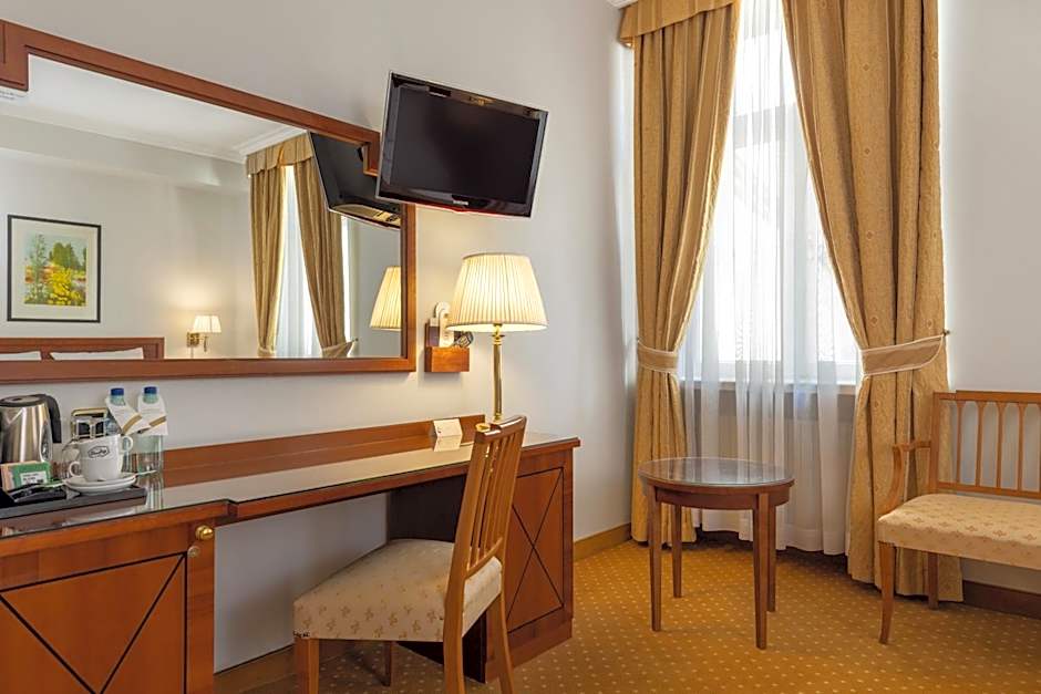 My City Hotel
