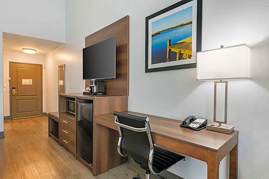 Best Western Plus First Coast Inn And Suites