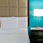 La Quinta Inn & Suites by Wyndham Paris