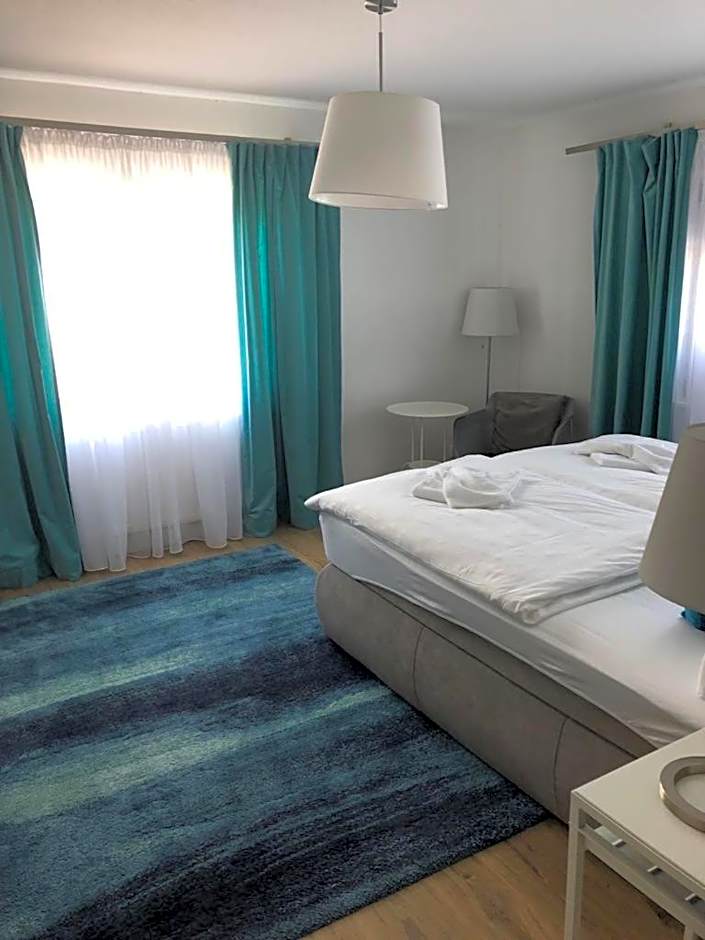 ZUM BAHNHÖFLE Restaurant & Hotel - Albbruck Am Rhein