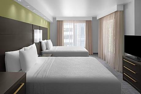 One-Bedroom Queen Executive Suite