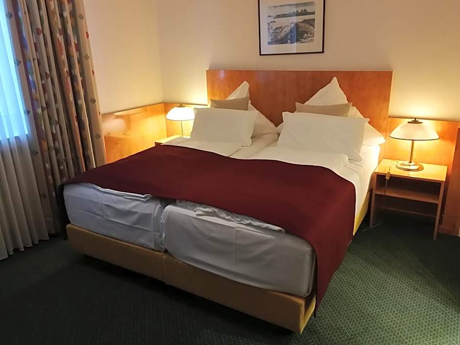 Photo 1 of 5 of Triple Room