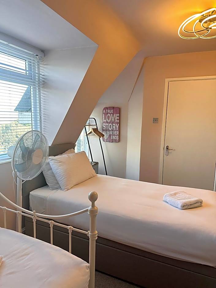 The Boho - 4 min walk to beach & town