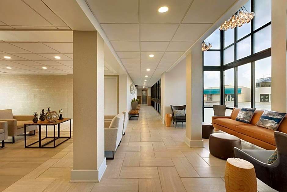 Surfbreak Oceanfront Hotel, Ascend Hotel Collection