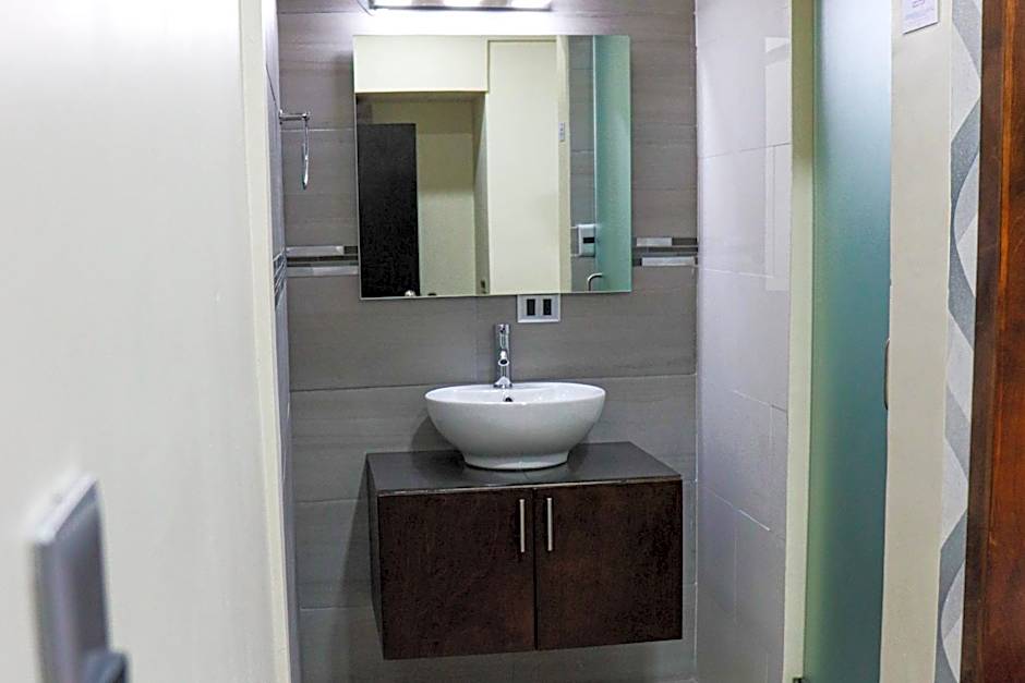 HOTEL MISION 11