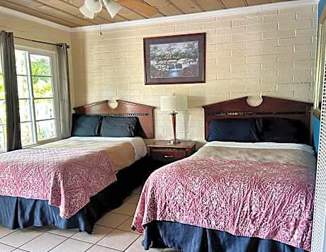 Queen Room with Two Queen Beds and Kitchen