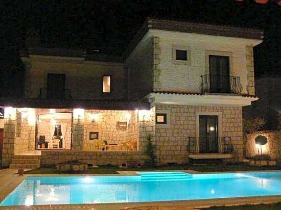 Kemerlihan Deluxe Hotel